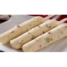 بستنی شیری کولفی با مغز پسته و بادام هندی